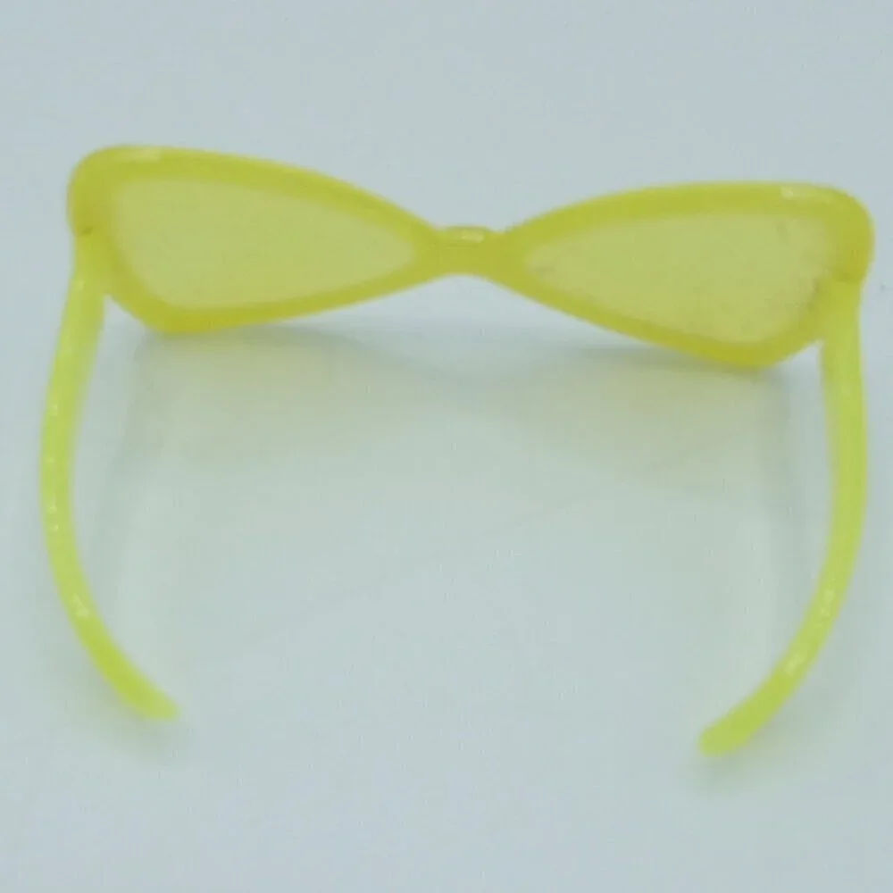 L.O.L. Surprise! OMG Doll Neonlicious Neon Doll Yellow Sparkle Glasses